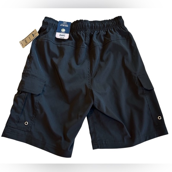 NWT MENS GEORGE AT THE KNEE CARGO BLACK SHORTS SIZE 27 INCH WAIST 9 INCH INSEAM. - Picture 2 of 11